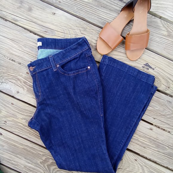 Levi's Denim - NWOT Women's Levi's Flare 542 Jeans Size 20W